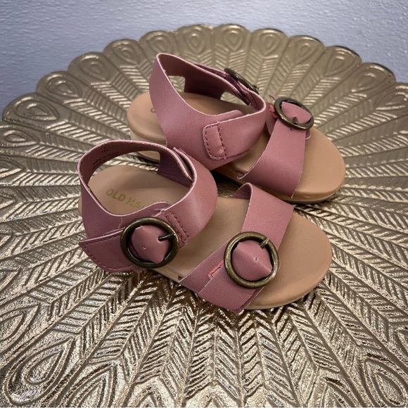 Faux-Leather Clog Sandals for
Toddler Girl SIZE 6 - Picture 3 of 17